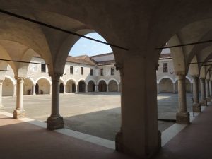Chiesa di Santa Paola, Piazza dei Mille